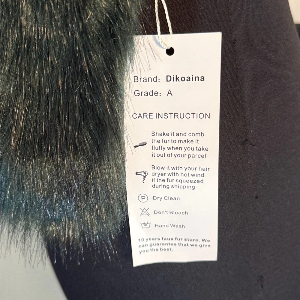 NWT Dikoaina Hunter Green Faux Fur Shawl Wrap